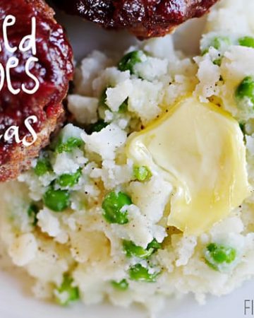 Smashed Potatoes and Peas ~ standard mashed potatoes get a pop of color and flavor from frozen peas | {Five Heart Home}