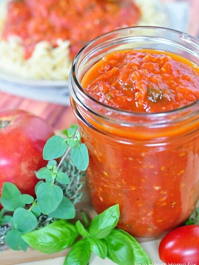 Homemade Marinara Sauce with Fresh Tomatoes