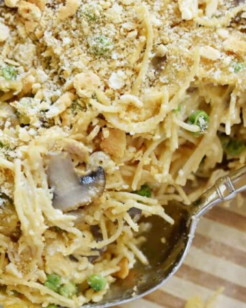 Cheesy Chicken Spaghetti ~ features shredded chicken, your favorite veggies, and a simple homemade cheese sauce (instead of Velveeta and canned soup) | FiveHeartHome.com