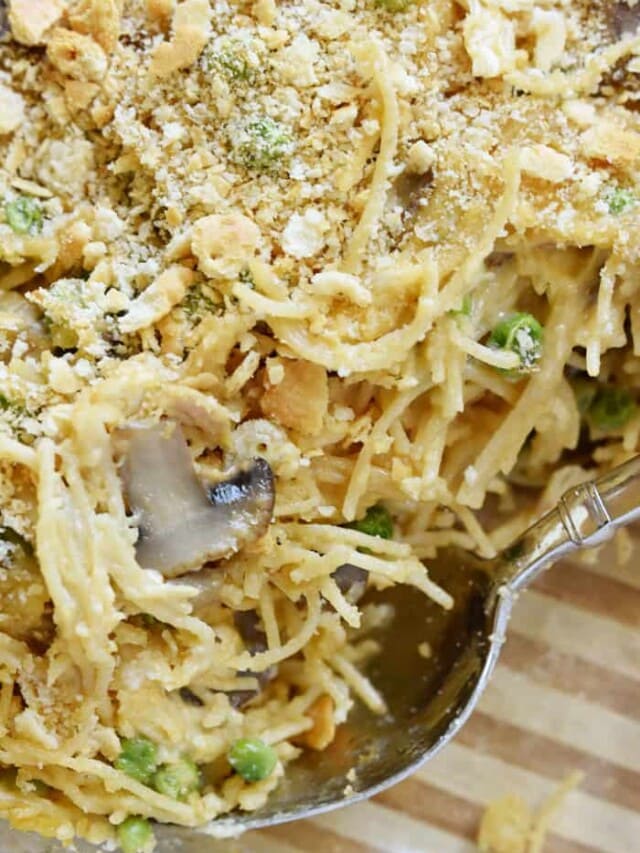 EASY Chicken Spaghetti {Cheesy + FROM-SCRATCH!}