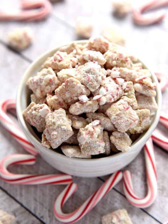 Christmas Puppy Chow (White Choc Peppermint Muddy Buddies)