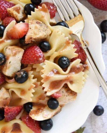 cropped-Chicken-Berry-Pasta-Salad-with-Stawberry-Balsamic-Vinaigrette-Red-White-and-Blueberry-Pasta-Salad-4th-of-July-Recipe-Strawberries_700pxAerialPlate1.jpg