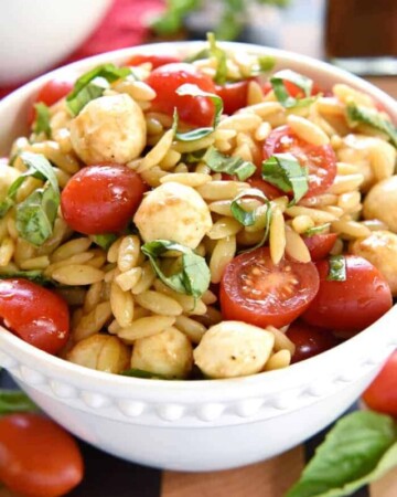 cropped-Caprese-Orzo-Salad-Recipe-Tomatoes-Mozzarella-Basil-Balsamic-Vinaigrette-Pasta-Salad-by-Five-Heart-Home_700pxCentered.jpg