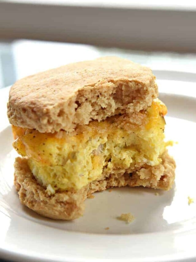 Easy MAKE-AHEAD Freezer Breakfast Sandwiches