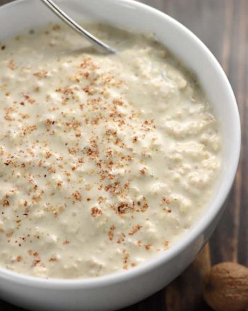 Eggnog Overnight Oats ~ with just five ingredients and two minutes of prep before bed, you can wake up to a creamy, wholesome, ready-to-eat holiday breakfast! | FiveHeartHome.com