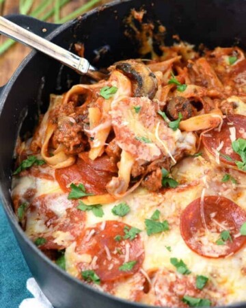 One-Pot Pizza Pasta ~ an easy, cheesy, comforting dinner recipe loaded with flavor thanks to all of your favorite pizza toppings...and as a bonus, everything gets cooked in the same pot! | FiveHeartHome.com