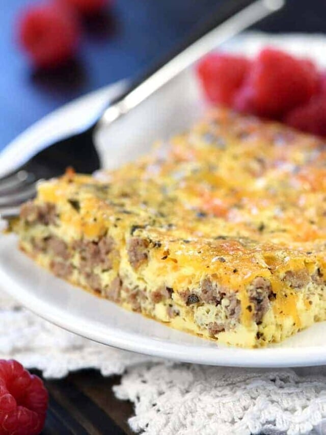 EASY Breakfast Casserole (w/ Ground Beef)