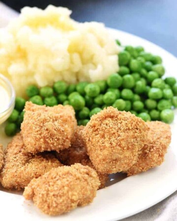 Copycat Shake 'n Bake Chicken Nuggets ~ a quick and easy recipe for making tasty homemade nuggets that are a hit with kids and adults alike! | FiveHeartHome.com