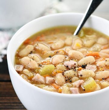 Slow Cooker White Bean & Ham Soup