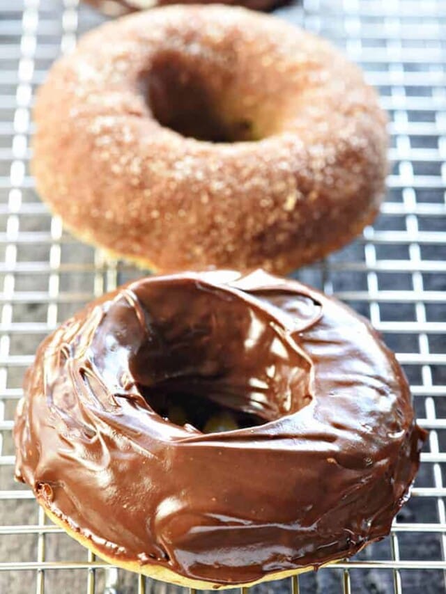 Baked Banana Donuts {Cinnamon Sugar or Chocolate Glaze!}