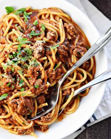 cropped-One-Pot-Spaghetti-Recipe-by-Five-Heart-Home_700pxAerialPlate.jpg
