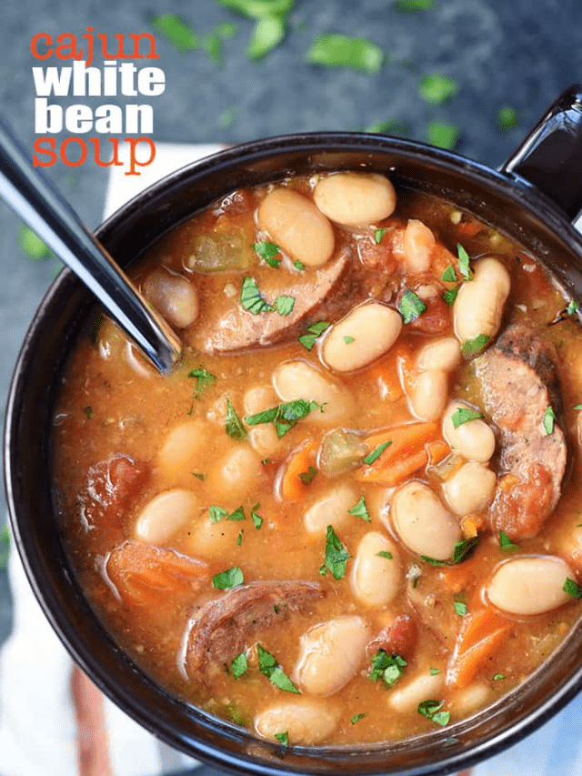 Slow Cooker White Bean Cajun Soup