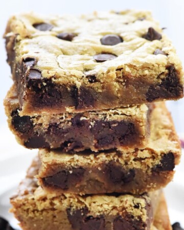 cropped-Classic-Blondie-Recipe-by-Five-Heart-Home_1200pxSquare.jpg