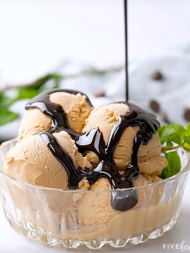 AMAZING Homemade Chocolate Syrup