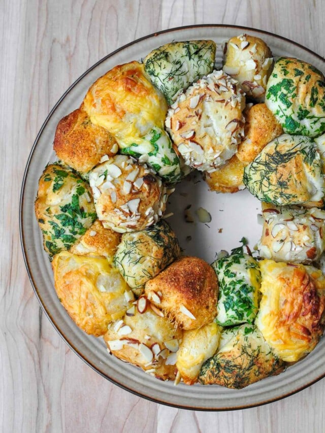 The BEST Savory Monkey Bread (EASY + Customizable!)